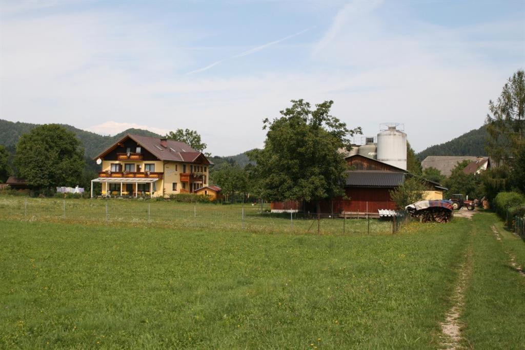 Bauernhof-Pension Puschnikhof Unternarrach エクステリア 写真